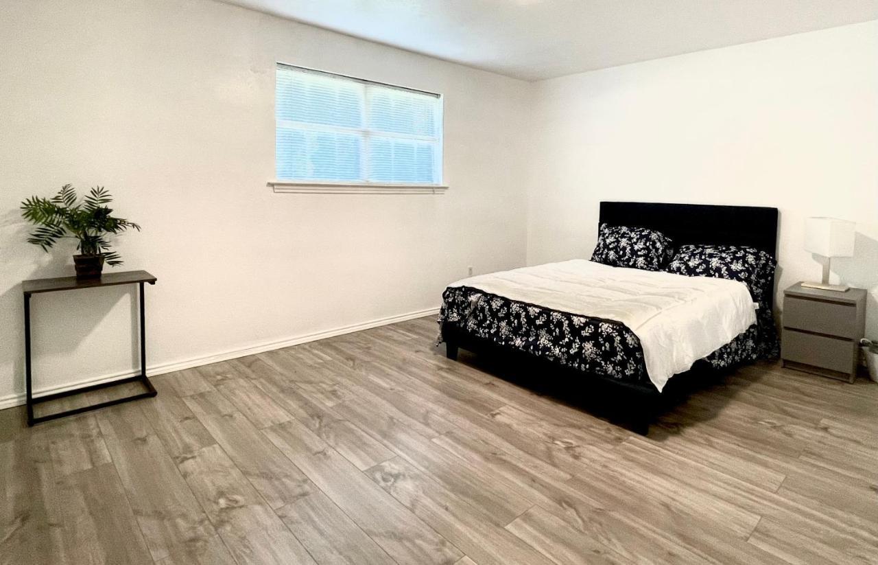 Appartement Downtown In Plano Extérieur photo