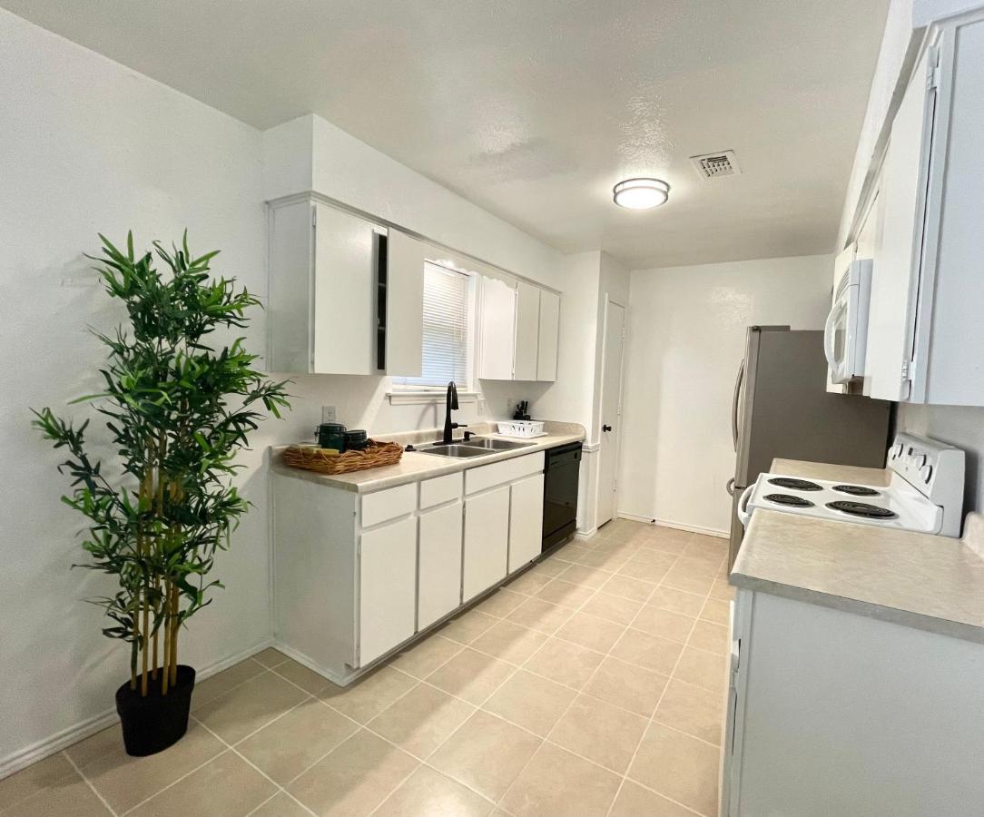 Appartement Downtown In Plano Extérieur photo